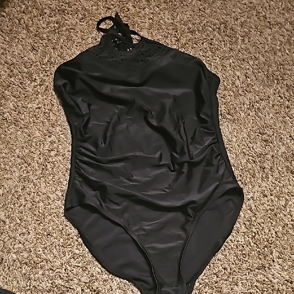 MERONA, Elegant Black Halter Neck womens Swimsuit. Sz large Great condition